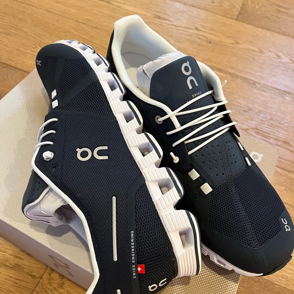 On Running Men's navy and White Running Shoes